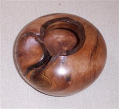 Burr bowl by Pat Hughes
